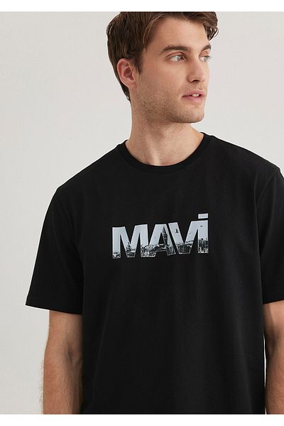 Mavi Μαύρο μπλουζάκι με λογότυπο κανονική εφαρμογή / Κανονική εφαρμογή 0610948 -900