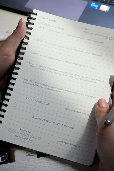 Victoria's Journals Силиконов спирален планер Today 100 гр., цвят слонова кост, А5
