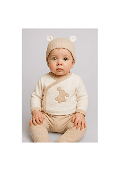 Evokids 4-Piece Newborn Hospital Discharge Set with Rabbit, Gloves and Booties