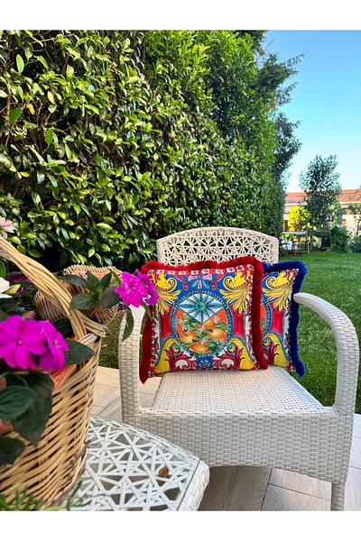 Merve Kaymakcı San Di Monte Pattern Throw Pillow Case-Red
