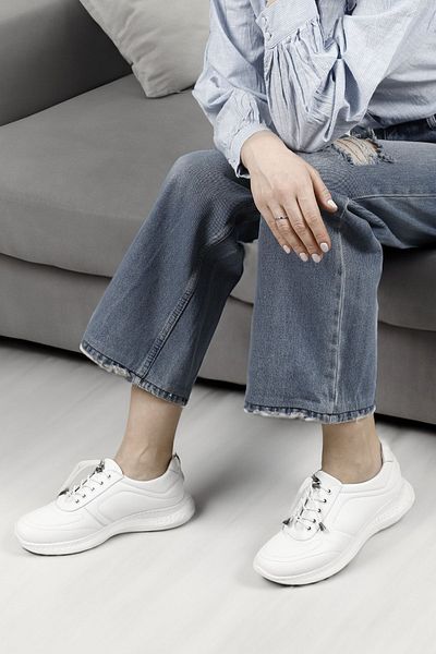 GÖNDERİ(R) Tenis de damă, alb, cu șireturi, cu talpă cu pană, din piele naturală