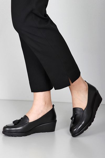 GÖNDERİ(R) Women's Black Wedge Sole Tasseled Genuine Leather Shoes