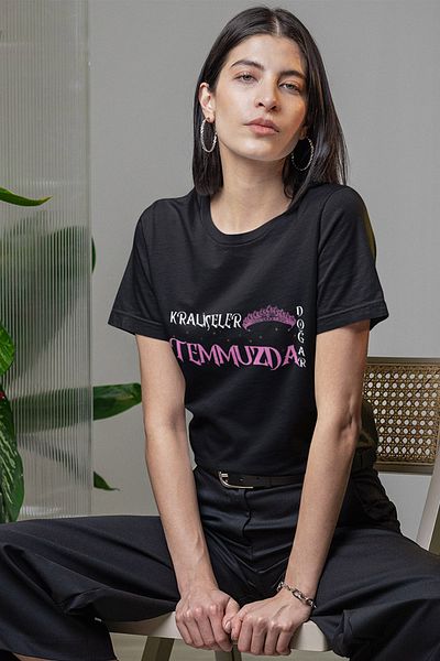 qoeuyl boutique Queens Are Born This Month Printed Mother Wife Gift for Dear Friend 100% Cotton Black Women's T-Shirt