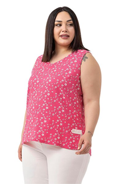 DISENTIS MODEST Plus Size Floral Print V Neck Sleeveless Fuchsia Blouse with Side Slit Detail