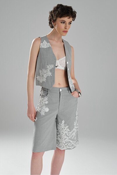 tw3 Γυναικείο σορτς βερμούδα με δαντέλα με απλικέ σχέδιο