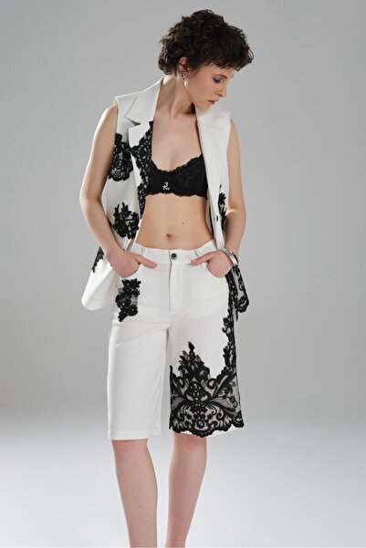 tw3 Γυναικείο σορτς βερμούδα με δαντέλα με απλικέ σχέδιο