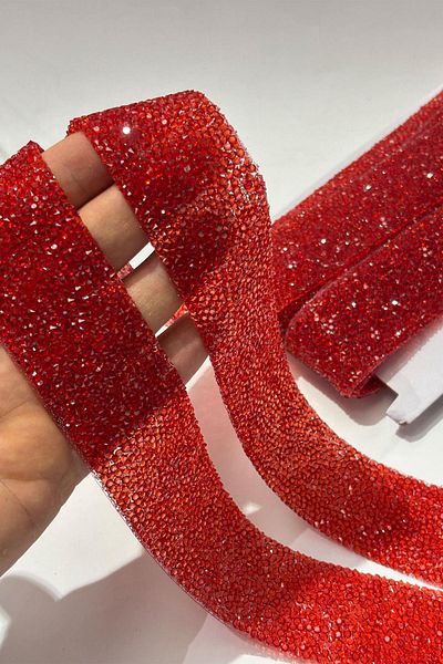 Limelia Red Iron-On Stripe Stone Beads 4 cm