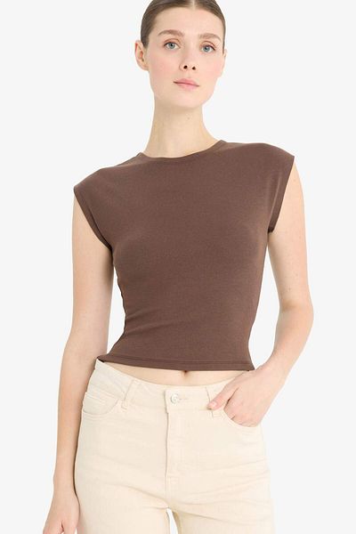 DeFacto Koszulka z krótkim rękawem Slim Fit Slim Cut Crew Neck Basic Plain Modal F0685AX25SP