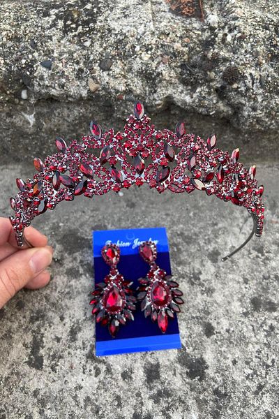 Hobigram Clara Burgundy Bridal Henna Crown Special Occasion Accessory Women's Crown and Wide Shuttle Earring Set