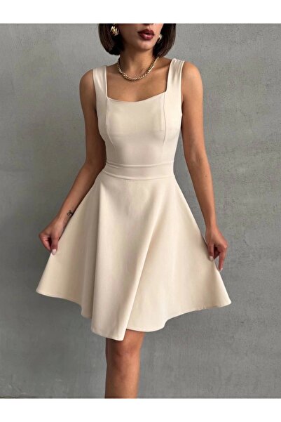 alluria Rochie scurtă de damă cu guler pătrat s251188