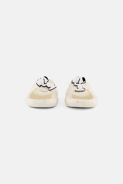 PEANUTS Kids Boy Slip on Slides, Off White