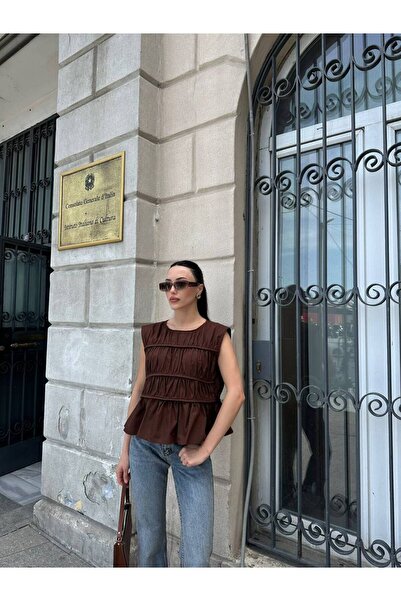 Hotfashion BÜZGÜ DETAYLI BİSİKLET YAKA SIFIR KOLLU BLUZ
