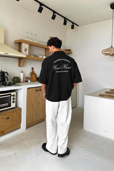 Flaw Wear Чорна вишита сорочка з коротким рукавом з фіксованими сердечками