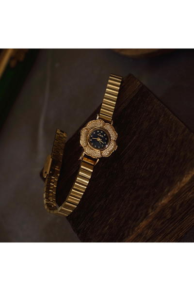 Choice ساعة نسائية ذهبية جديدة من طراز الكاميليا الفرنسية الكلاسيكية ذات الميناء الصغير، قطعة واحدة، أنيقة وبسيطة وفاخرة