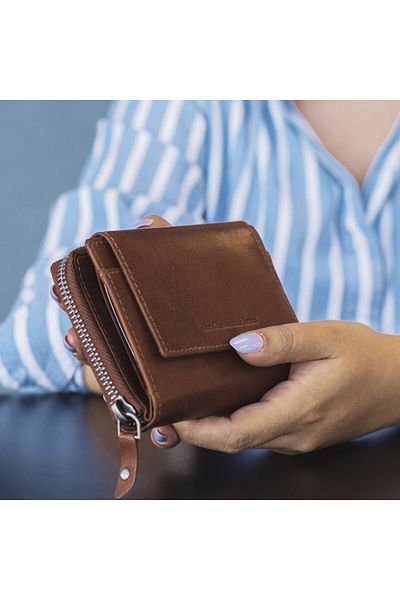 The Chesterfield Brand Women's genuine leather wallet, The Chesterfield Brand, Hanoi, with RFID protection