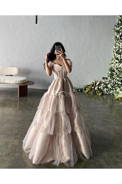 ALANOOD FASHION Disney Princess Beige Queen Dress in an elegant and stunning design