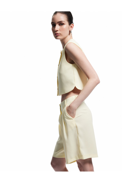 Koton Pile Detaylı Yüksek Bel Cepli Şort