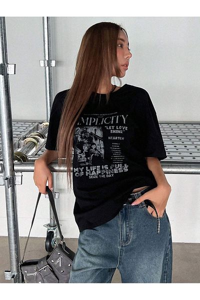 Boi Μπλουζάκι Simplicity - Μαύρο εμπριμέ κοντό μανίκι με λαιμόκοψη