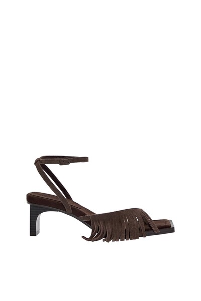 Pull & Bear Püsküllü deri topuklu sandalet