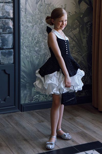 By Feyza Kids Collection Κορίτσι Noble Sparkle" – Φόρεμα με σατέν φούστα με μπαλόνι ειδικής σχεδίασης, περιλαμβάνει μίνι τσάντα χειρός