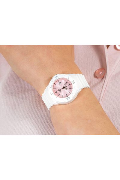 Casio Ladies watch, Casio, Collection LRW LRW-200H-4E3