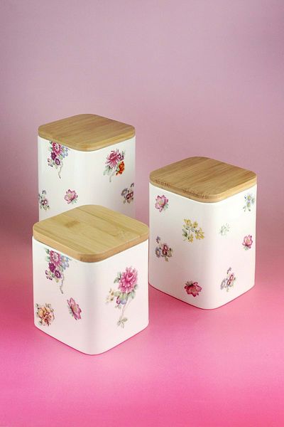 Bursa Porselen Dekor Porcelain Spice Jar with Lace Flower 3 Vacuum Bamboo Lids