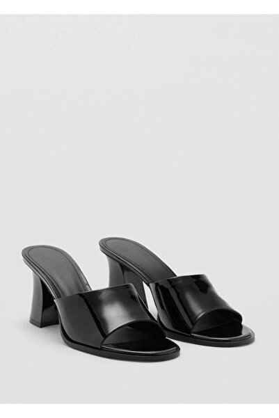 MANGO Woman Rugan topuklu sandalet