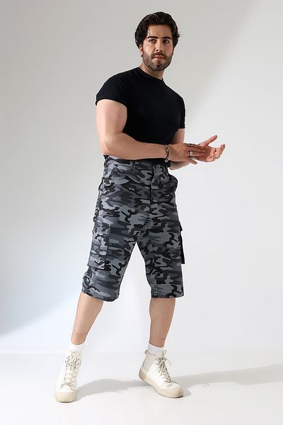 sports here Pantaloni de sezon Capri Cargo cu buzunare din in cu model de camuflaj