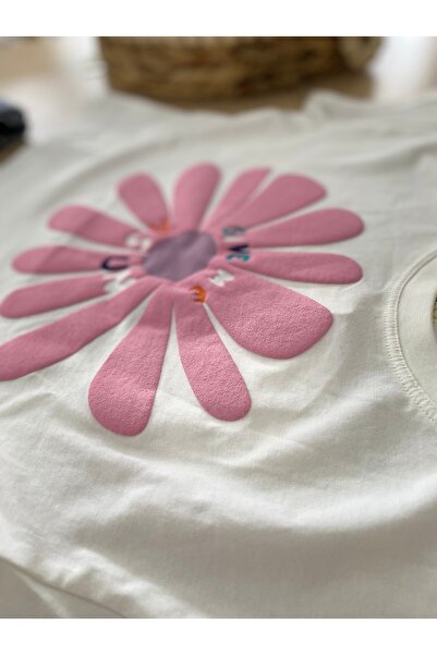 Marka Sensin Kids Escabel Girl's Daisy Patterned T-Shirt Special Daisy Embroidered Shorts Skirt Set of 2