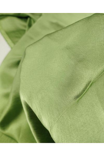 Kumaş Parça 95,7% Viscoză 4,3% Satin sintetic în culoarea verde deschis (lățime 150 cm x lungime 270 cm)