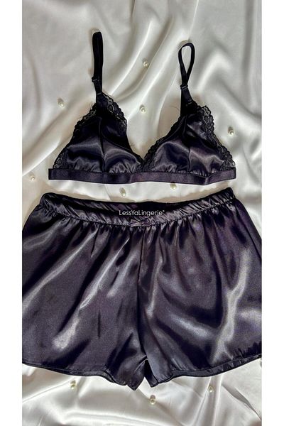 Lessya Set de pijamale din dantelă cu pantaloni scurți din satin