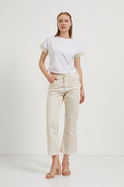 Arma Life Γυναικείο κοντό μπλουζάκι με δαντέλα με κορδόνια Basic Λευκό