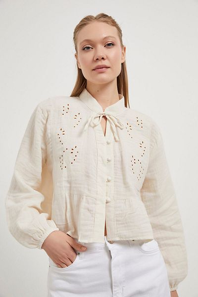 Arma Life Women's Long Sleeve Button Collar Lace Ecru Crop Blouse