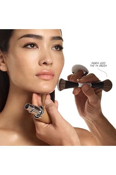 MAKEUP BY MARIO SurrealSkin™ Luminous Hydrating Foundation 11N – Light Medium Neutral, 30ml