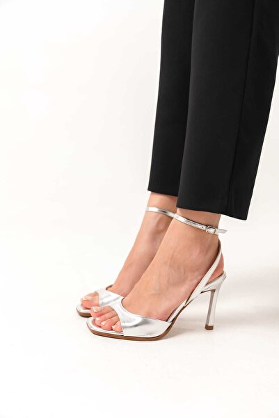 TOPUK Maddy Metallic Silver Ankle Strap High Heeled Shoes