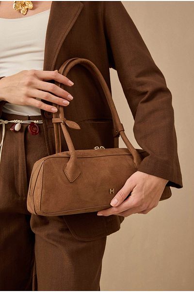 HEQA Cornered Long Bag Brown