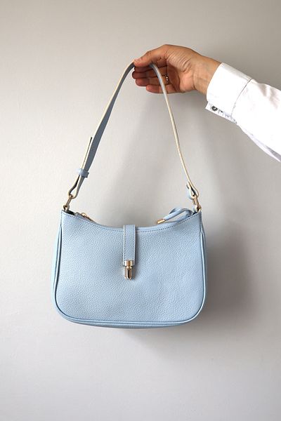 Miales Geantă de umăr pentru femei Baby Blue, 100% piele naturală, cu detaliu curea lungă