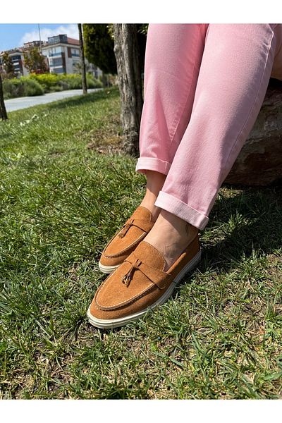 BURCU COLLECTİON Bianca Pendant Lamp Gold Accessory Tan Suede Women's Loafer
