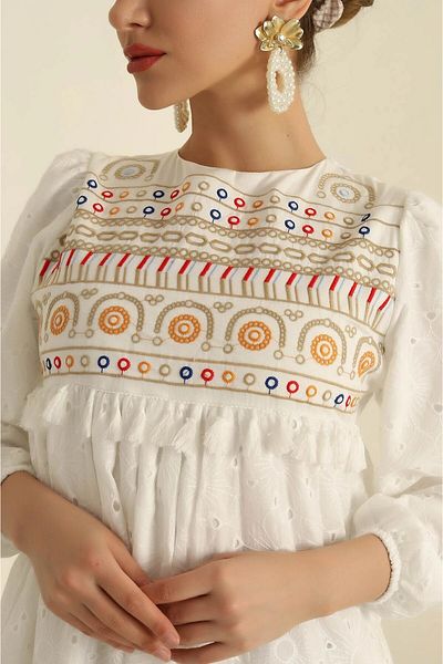 Luq Rochie albă brodata de damă