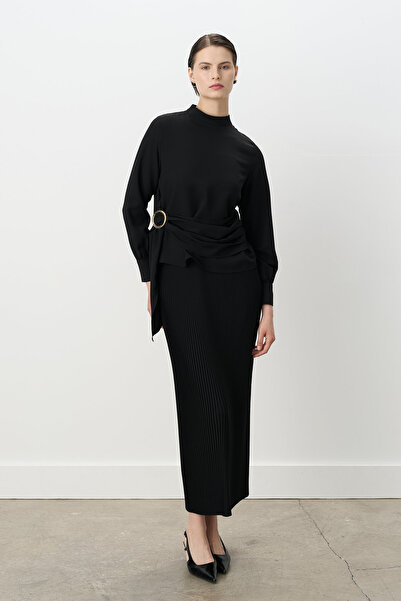 Nihan Buckle Detailed Skirt Blouse Set