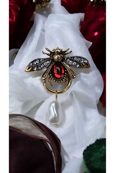MIRADA JEWELRY Vintage Pearl Zircon Stone Bee Earrings