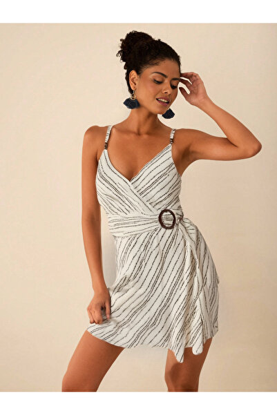 FASHION COCKTAIL Tokalı Kuşaklı Kemerli Şerit Çizgi Desenli Ahşap Boncuk Askılı Yazlık Elbise