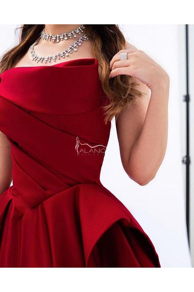 ALANOOD FASHION Red queen dress with a luxurious design