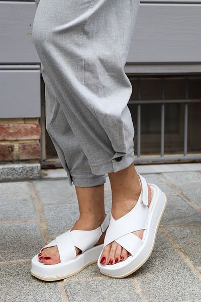 Yula Fashion Shoes Royd Women's Cross Velcro Strap Sandals