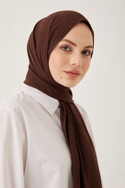 MENESSA Crinkle Silk Shawl Bitter Brown