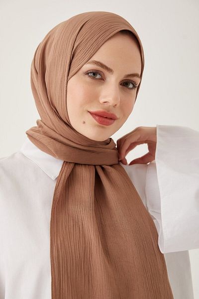 MENESSA Crinkle Silk Shawl Caramel