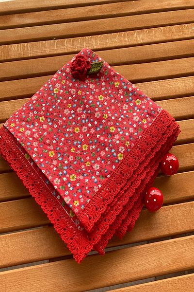 zarafet concept Red Crispy Spring Floral Tablecloth