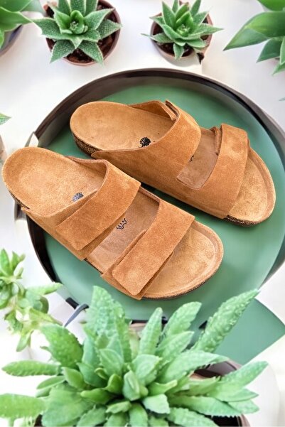 Land of Cork Unisex Hakiki Süet Deri, Doğal Mantar Taban, Ark Destekli, Cırtlı Ayarlanabilir Terlik