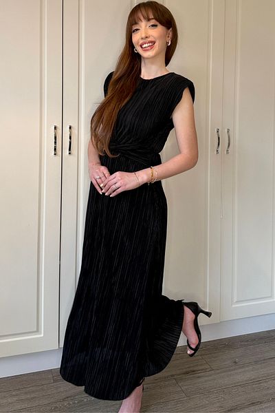 Dilay Gökoğlu Butik Rochie neagră căptușită Crinkle Midi cu detaliu în talie