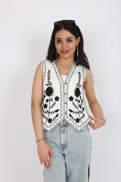 Stil Sepeti Women's White V-Neck Black Embroidered Lined Buttoned Linen Vest Esc-10002001